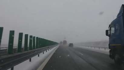 ORA 7: Nu sunt autostrăzi cu circulația oprită. Se circulă în condiții de iarnă