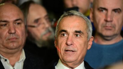 Călin Georgescu, oprit în trafic de poliţişti şi dus cu mandat la Parchetul General pentru audieri (surse)
