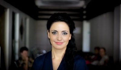 Atenție, expunerea prelungită la razele ultraviolete reflectate de zăpadă sau gheață lezează suprafața globilor oculari