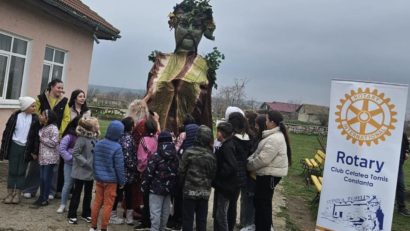 Satul Piatra: 120 de copaci (tei și salcâmi) plantați de voluntari la la Școala Gimnazială nr. 1