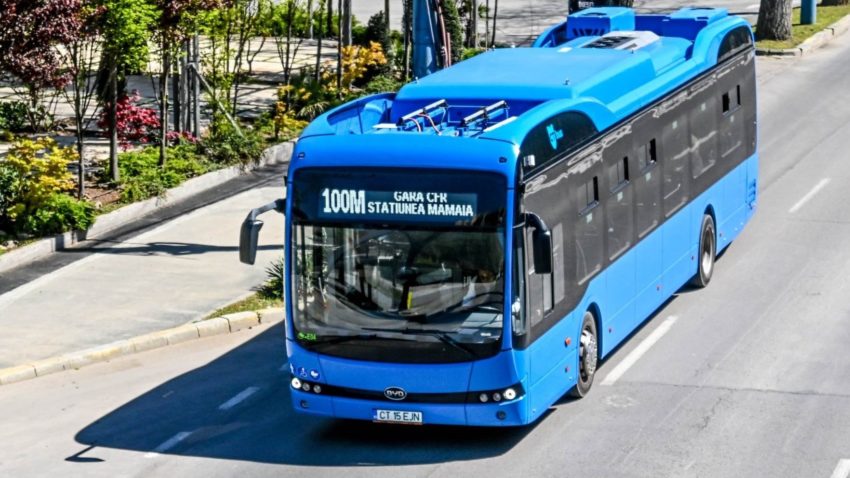 Autobuzele de pe linia 100 ar putea intra în permanență în stațiunea Mamaia