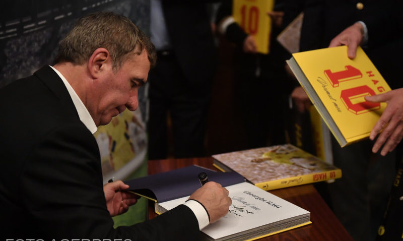 Gheorghe Hagi și-a lansat cartea autobiografică „Drumul meu”