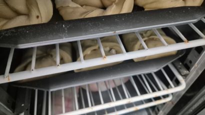 Comisarii CJPC au închis temporar o patiserie din Constanța, care ar livra produse către mai multe grădinițe din oraș