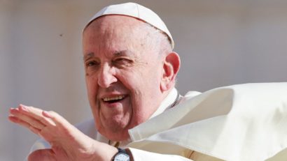 VATICAN: Papa Francisc este în afara pericolului și ar putea părăsi spitalul în curând