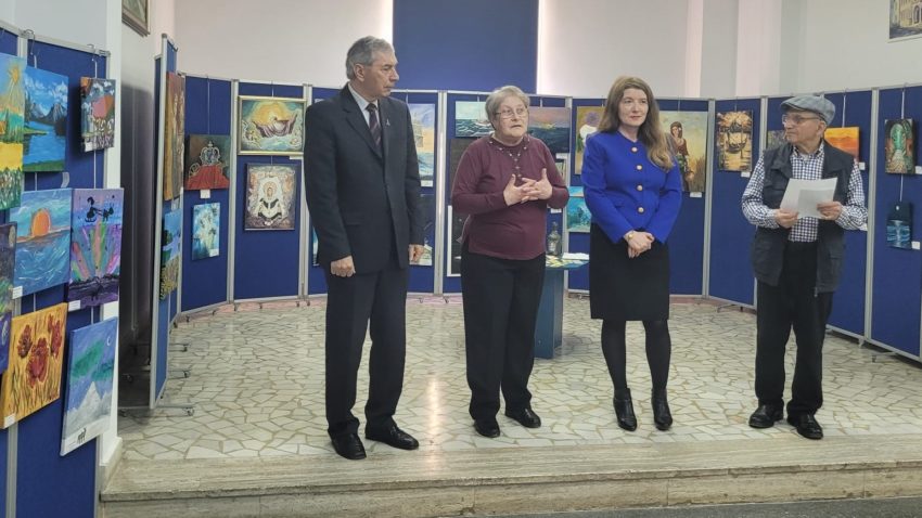 AUDIO | Expoziția de grafică, pictură și Haiga „În Spirala Timpului”, organizată de Careul Doamnelor din Liga Navală, vernisată la Muzeul Marinei Române