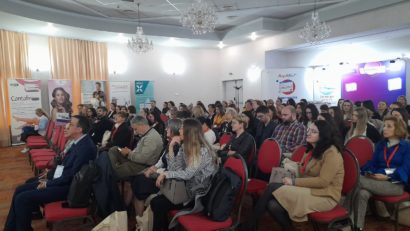 AUDIO | Zeci de farmaciști și asistenți de farmacie au participat, la Constanța, la un simpozion coordonat de președintele Colegiului Farmaciștilor din România, prof. univ. emerit dr. Dumitru Lupuleasa