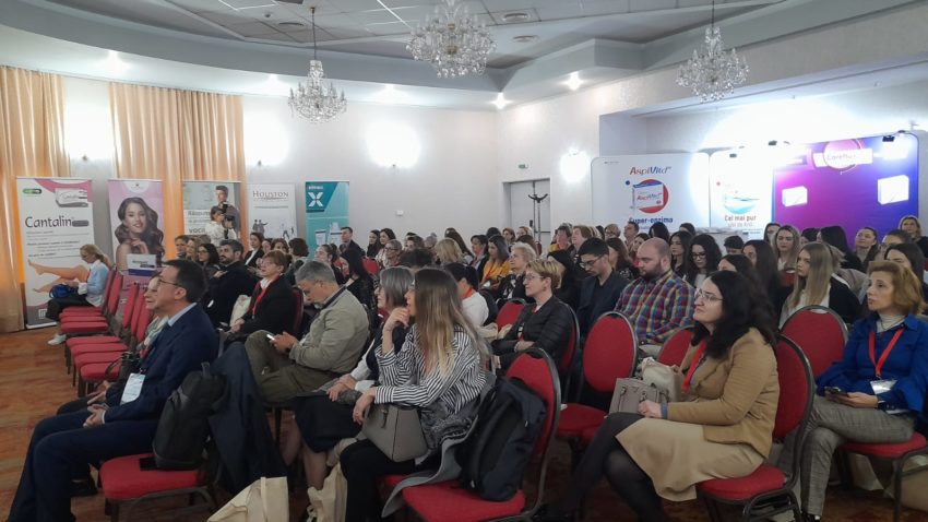 AUDIO | Zeci de farmaciști și asistenți de farmacie au participat, la Constanța, la un simpozion coordonat de președintele Colegiului Farmaciștilor din România, prof. univ. emerit dr. Dumitru Lupuleasa