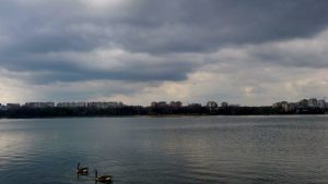 vreme instabila, nori, rate pe lac, Lacul Tabacarie - foto - ds