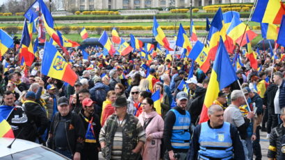 Câteva mii de persoane participă la protestul organizat de AUR în Capitală