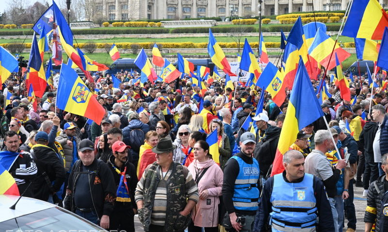 Câteva mii de persoane participă la protestul organizat de AUR în Capitală