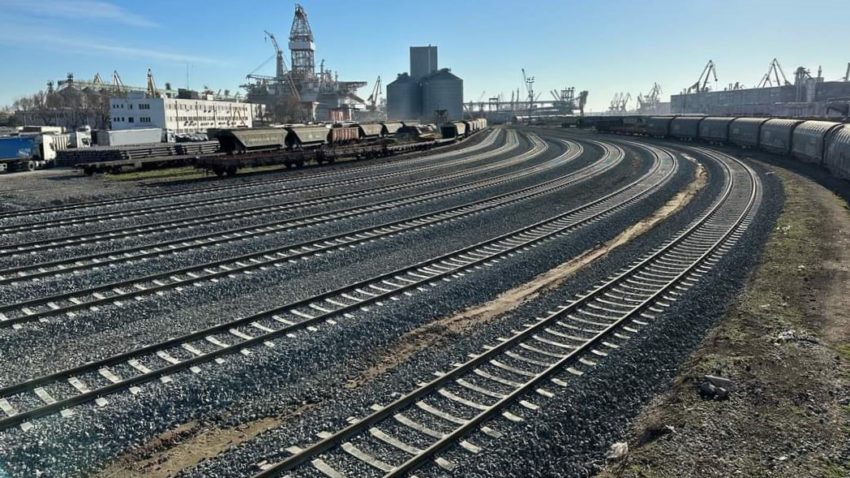 AUDIO | Portul Constanța ar putea primi volume suplimentare de cereale din Ucraina, transportate cu trenul prin Republica Moldova
