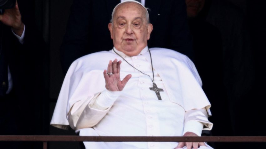 Prima apariție publică a Papei Francisc după cinci săptămâni