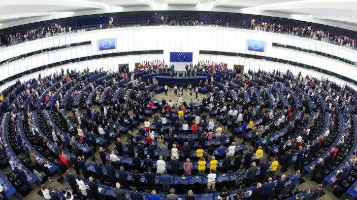 România, între statele UE cu slabă reprezentare a femeilor în funcţii publice de vârf, sub 20%