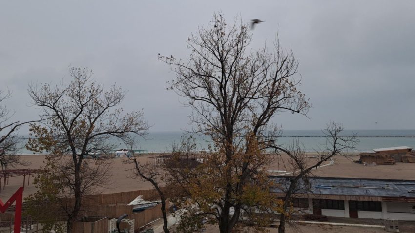 Temperaturi în scădere, ploi și vânt puternic, în Dobrogea