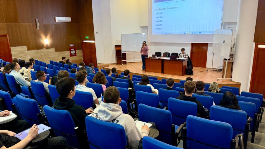 CONSTANȚA: Pregătire gratuită la matematică pentru bacalaureat, la Universitatea Ovidius