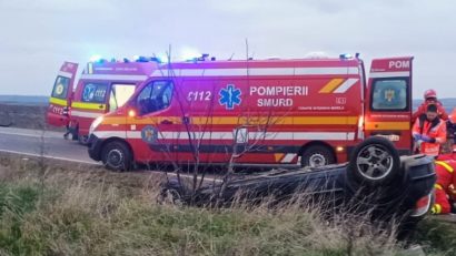 Accident rutier pe DN 22, la OITUZ. Două autoturisme s-au răsturnat