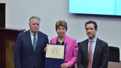 AUDIO | Prof. univ. dr. habil. Monica Vlad, de la Universitatea „Ovidius”, a primit Ordinul „Palmes Académiques”, în grad de Cavaler
