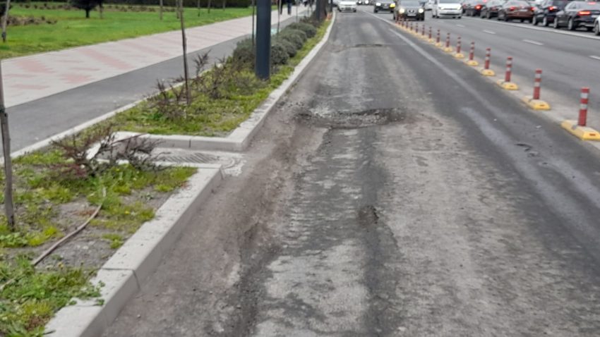 (FOTO) CONSTANȚA: Au apărut gropile pe bulevardele reabilitate din municipiu