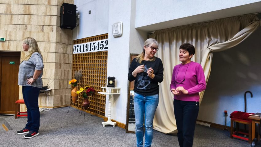 AUDIO | 11 bibliotecare de la Constanța pregătesc spectacolul “Femeile țâfnoase”, o adaptare după Carlo Goldoni