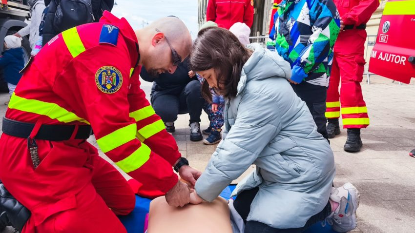 Tradiție și distracție alături de eroii salvatori de la ISU Constanța