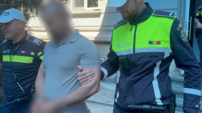 Un bărbat a fost reținut de polițiștii constănțeni, după ce a fost prins la volan, deși nu deține permis de conducere. Acesta nu este la prima abatere