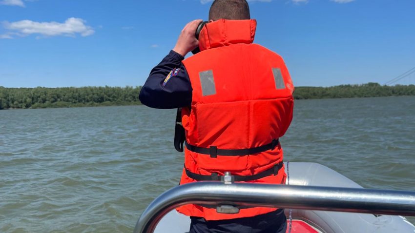 TULCEA: Un bărbat de 27 de ani a căzut în Dunăre, în zona localității Smârdan. La fața locului intervin pompierii