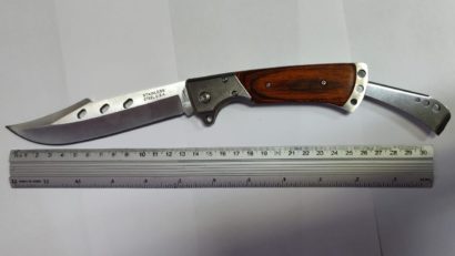 MEDGIDIA: Individ cu un briceag în buzunar, depistat de jandarmi în clădirea Judecătoriei