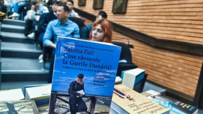 Jurnalista și scriitoarea Sabina Fati și-a lansat la Universitatea Ovidius, cea mai recentă carte a sa intitulată – Cine râvnește la gurile Dunării? O călătorie pe timp de război în Delta extinsă: Transnistria, Ucraina, Basarabia, România”