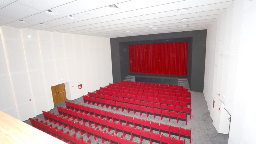 FOTO/CONSTANȚA: Clădirea Teatrului de Stat este pregătită să găzduiască din nou spectacole