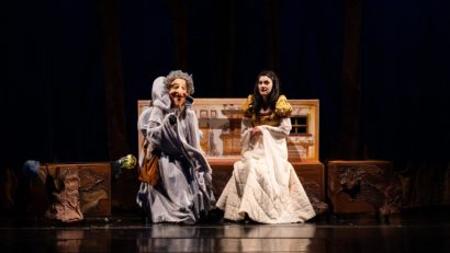 Spectacolul „Albă-ca-zăpada”, pe scena Teatrului pentru Copii și Tineret “Căluțul de Mare”. Programul instituției, în perioada 26 mai – 1 iunie