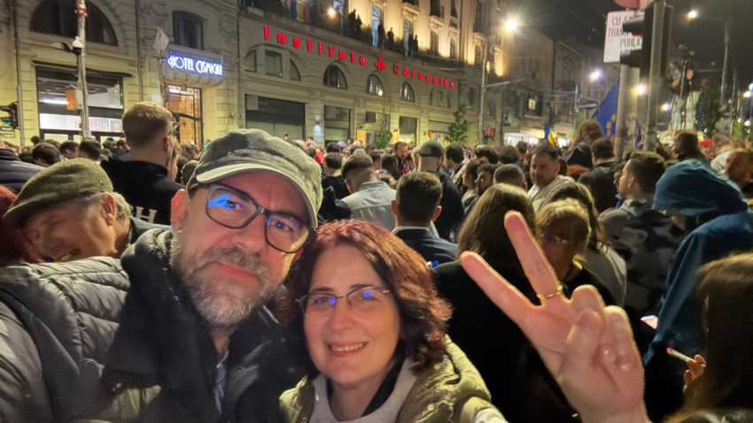 Gabriela Niță, lect. univ. la Universitatea de Științe Agronomice și Medicină Veterinară București: “Sabia e încă acolo deasupra capului și educația este foarte importantă, pentru restabilirea echilibrului dintre cele două tabere de alegători”