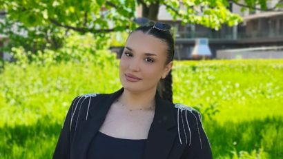 AUDIO | Andra Jeler – Povestea unei studente de la Jurnalism care și-a transformat emoțiile în muzică