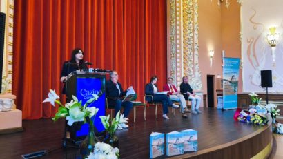 AUDIO | Delia Roxana Cornea, directorul MINAC, și-a lansat volumul „Vilegiatura la malul mării și patrimoniul său arhitectural – Istoria Băilor de Mare și a Cazinourilor din Constanța și Mamaia”