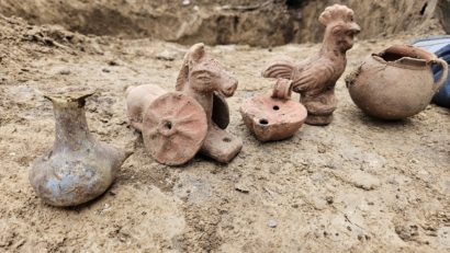 Piesa de Patrimoniu: Preocuparea părinților de a le oferi copiilor cele mai interesante jocuri și jucării a avut întâietate încă din cele mai vechi timpuri