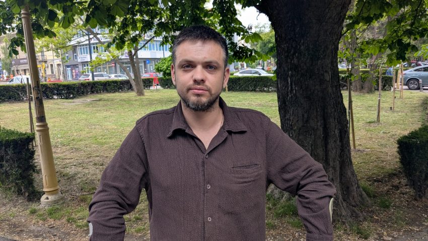 Provocări comune, pe frontul muncii, pentru angajații români și ucraineni. Plus, povestea unui veteran, devenit sprijin pentru copiii refugiaților