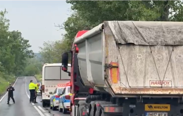 UPDATE | TULCEA: Accident rutier între un autocar și un TIR. La ora 17.00, Planul Roșu de Intervenție a fost dezactivat