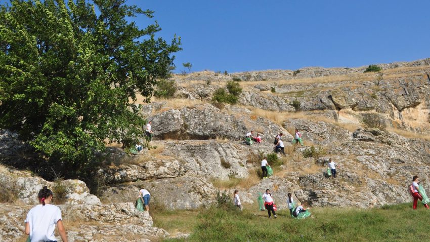 Asociația Sportivă Activ Pontica din Constanța organizează o acțiune de ecologizare în Cheile Dobrogei