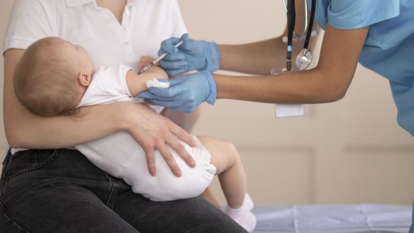 INSP: Peste 350 de cazuri de tuse convulsivă şi 2 decese, de la începutul lui 2025