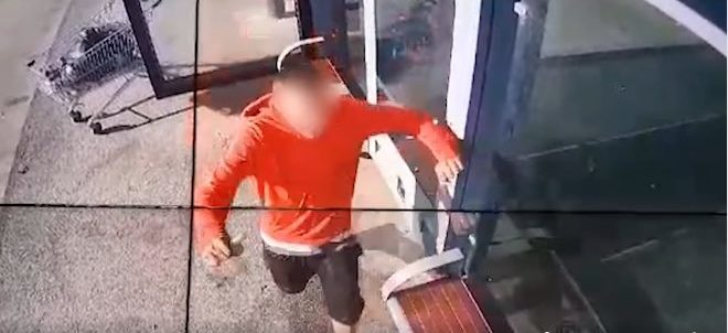 CONSTANȚA: Individul care a vandalizat o stație CT Bus, internat la psihiatrie