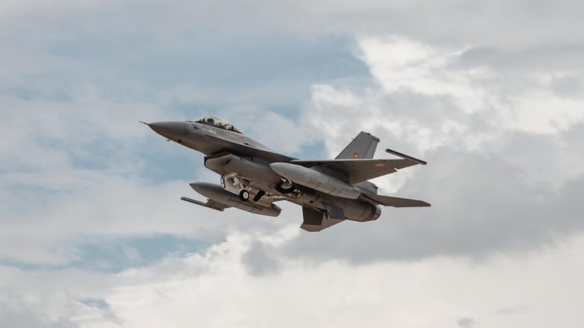 Încă două aeronave F-16 Fighting Falcon din Norvegia au sosit în România
