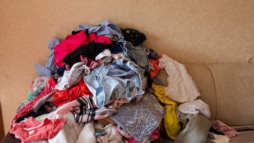 TECHIRGHIOL: Campanie de colectare a deșeurilor textile „din poartă în poartă”