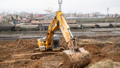Lucrări de stabilizare a versantului din zona de siguranță a căii ferate din Portul Constanța