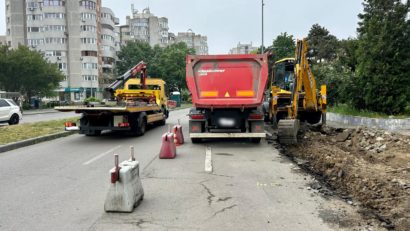 CONSTANȚA: Lucrări la carosabil pe bulevardul Mamaia, cu trafic rutier restricționat parțial