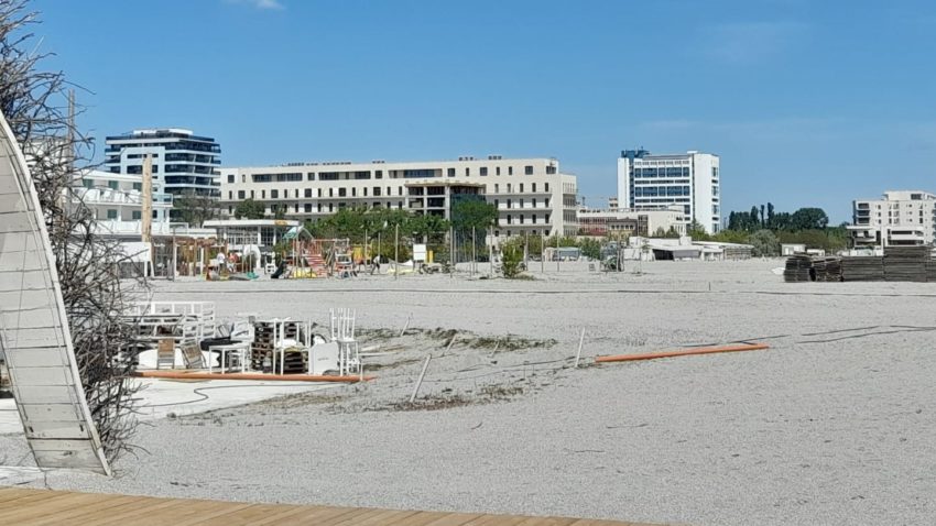 FOTO-AUDIO | Lucrările de amenajare nu sunt gata în stațiunea Mamaia, deși sezonul estival a început la 1 mai