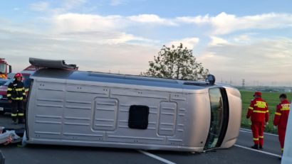 Județul CONSTANȚA: Microbuz răsturnat pe DN 2A, la ieșirea din localitatea Stupina