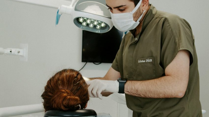 stomatolog, dentist