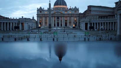 VATICAN: Începe conclavul care va decide cine va fi următorul Papă