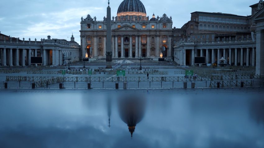 VATICAN: Începe conclavul care va decide cine va fi următorul Papă