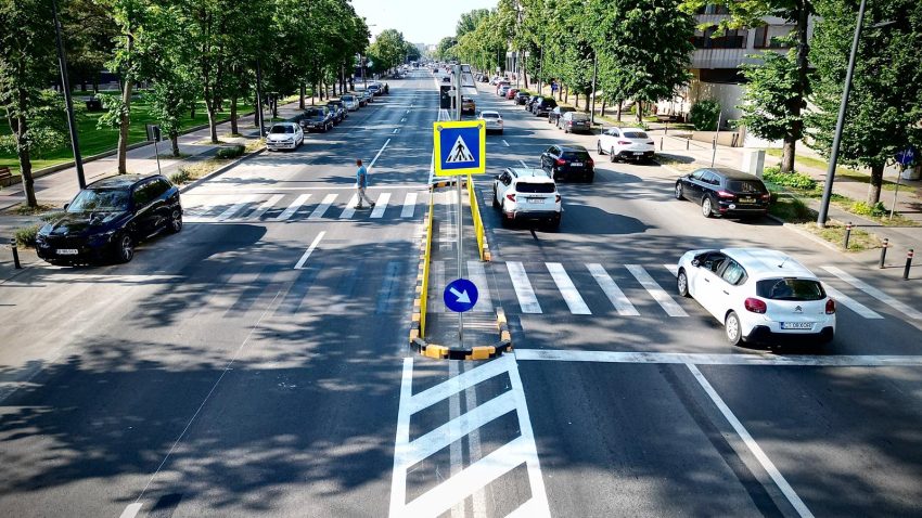 CONSTANȚA: O nouă trecere de pietoni cu scuar a fost amenajată pe bulevardul Alexandru Lăpușnanu