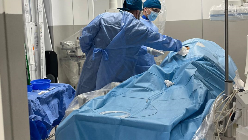 Doi medici tineri de la Spitalul de Urgență Constanța au reușit o premieră pentru județul de la malul mării